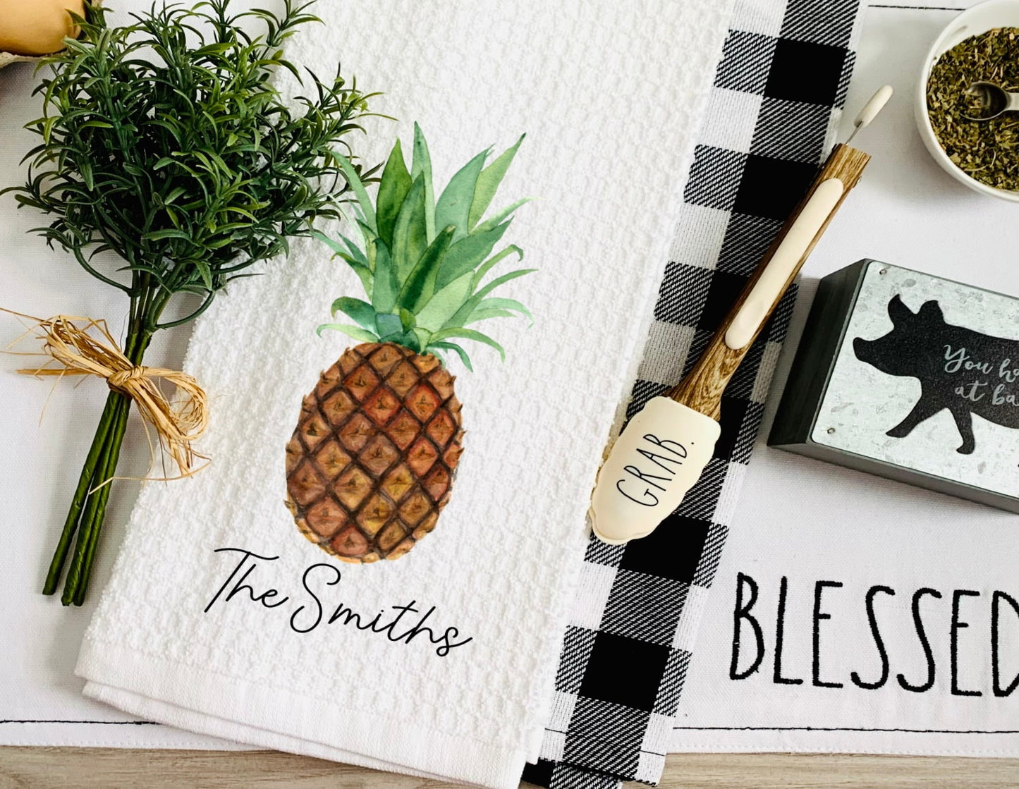 Pineapple Personalized Kitchen dish Towel - Tea Towel Kitchen Decor - New Home Gift, Hostess Gift, Farm Decorations house Decor Towel