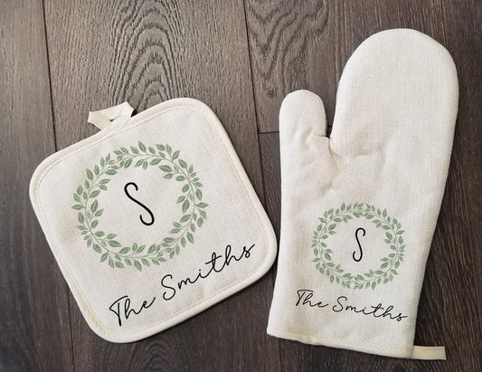 Monogram Oven Mitt & Pot Holder Set, Leaf Wreath Personalized Gift Set Wedding Bridal Shower Oven Mitts, Mother's Day, Custom Kitchen Set