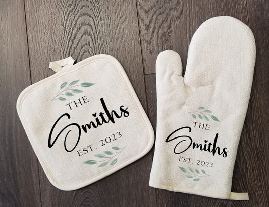 Leaf Personalized Oven Mitt & Pot Holder Set, Wedding Gift Set Personalized Oven Mitts, Couples Kitchen, Bridal Shower Gift, New Home Gift