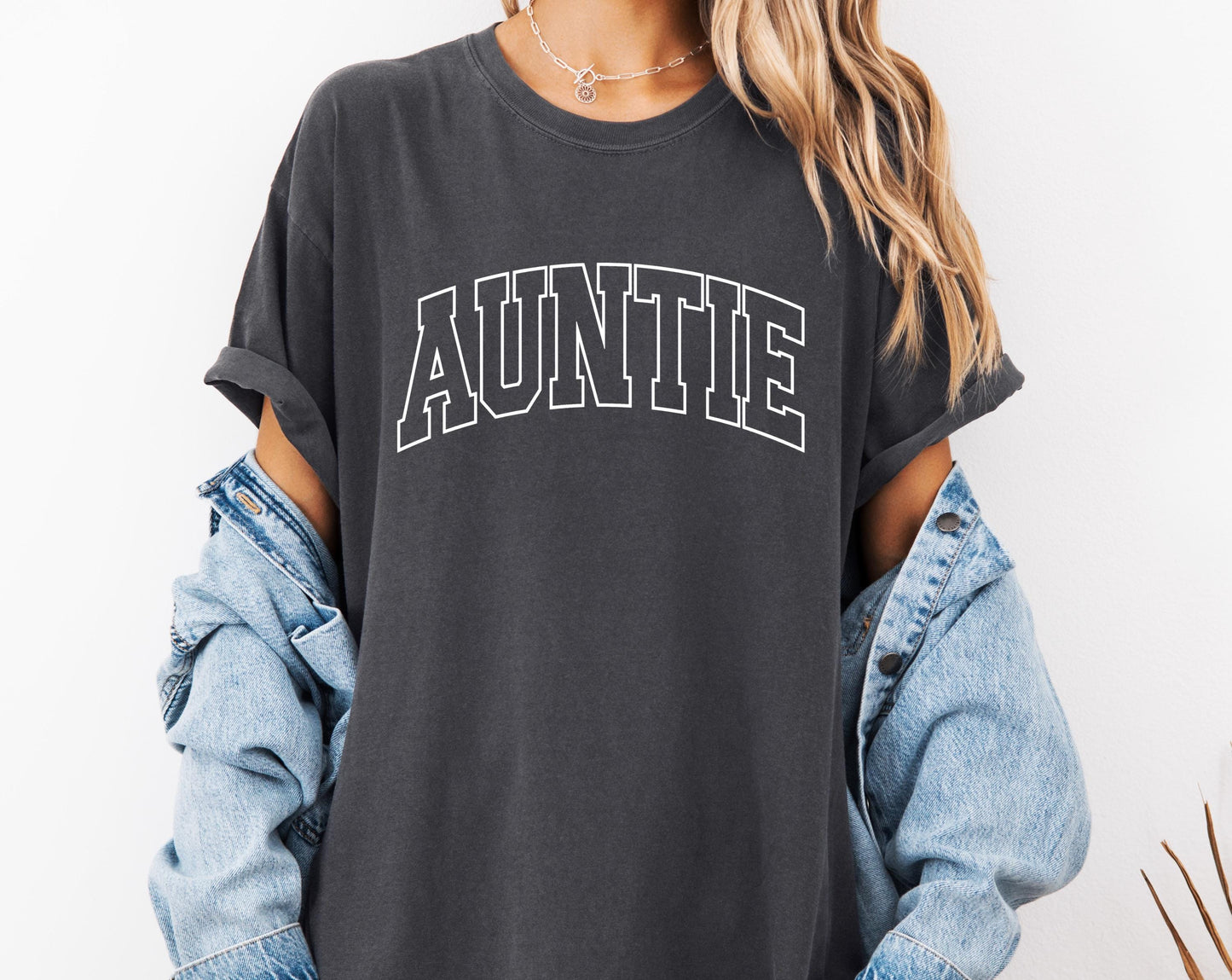 Auntie Comfort Colors® T-shirt, Pregnancy Announcement Tee, Retro Auntie Shirt, Aunt Shirt, Auntie Shirt, Pregnancy Announcement