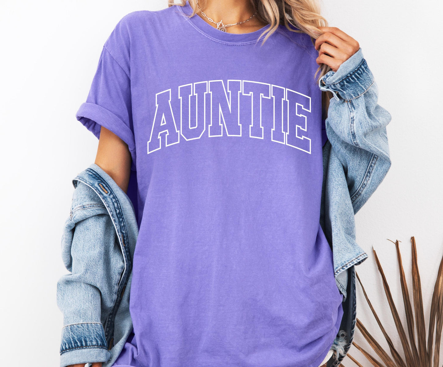 Auntie Comfort Colors® T-shirt, Pregnancy Announcement Tee, Retro Auntie Shirt, Aunt Shirt, Auntie Shirt, Pregnancy Announcement