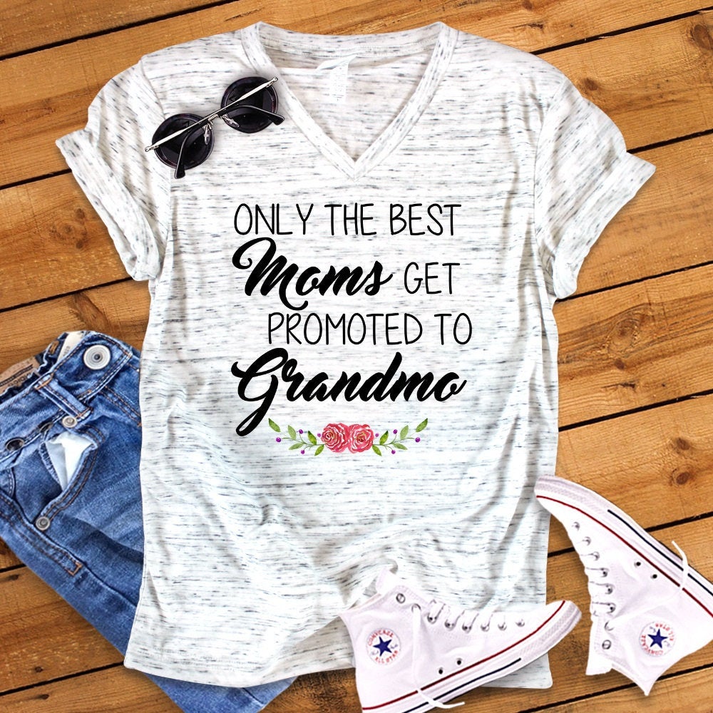 Only The Best Moms Get Promoted To Grandma Pregnancy Announcement Bella White Marble Unisex V Neck T-Shirt