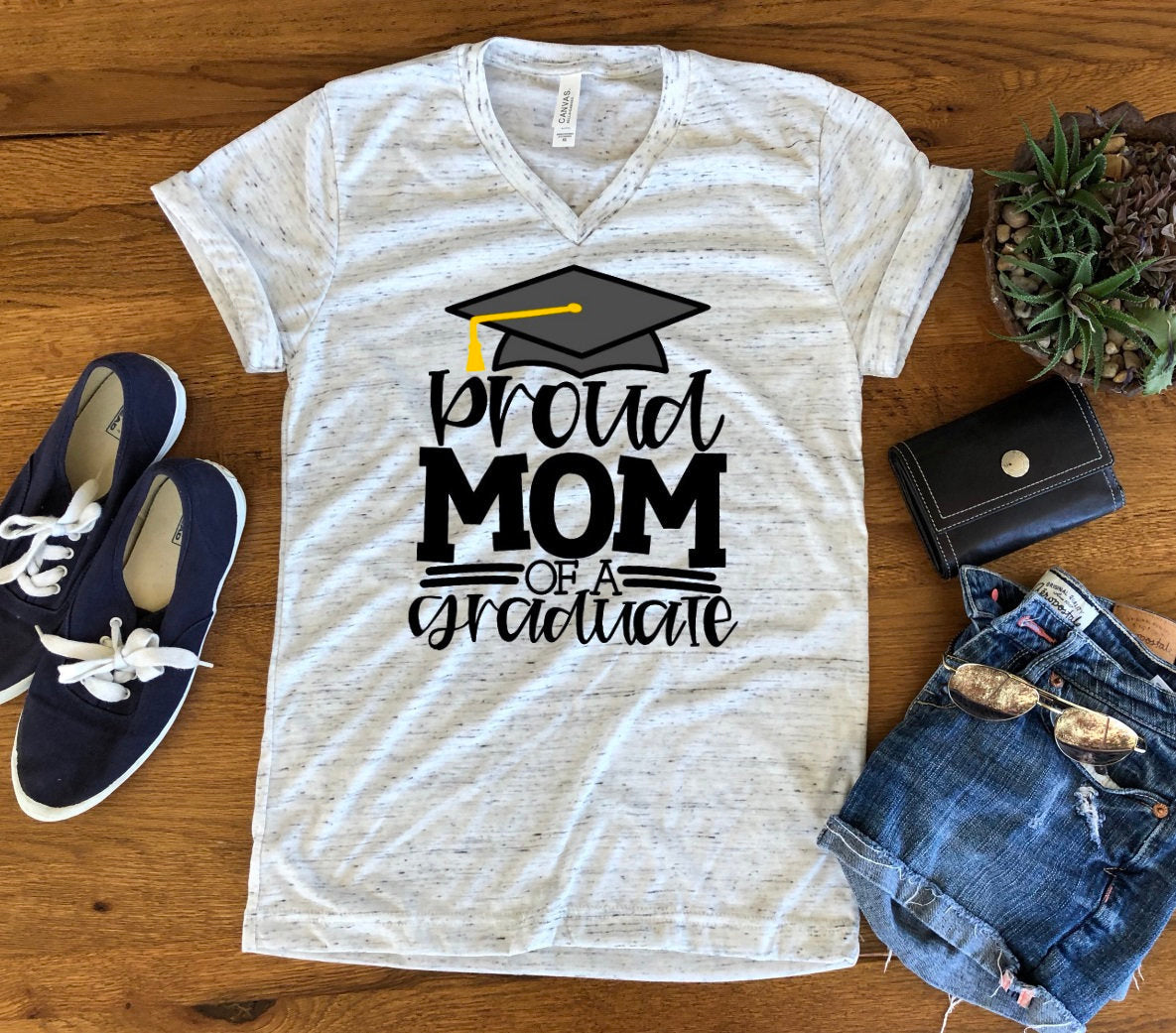 Proud Mom Of A Graduate 2020 Graduation Unisex V Neck Graphic Tee T-Shirt