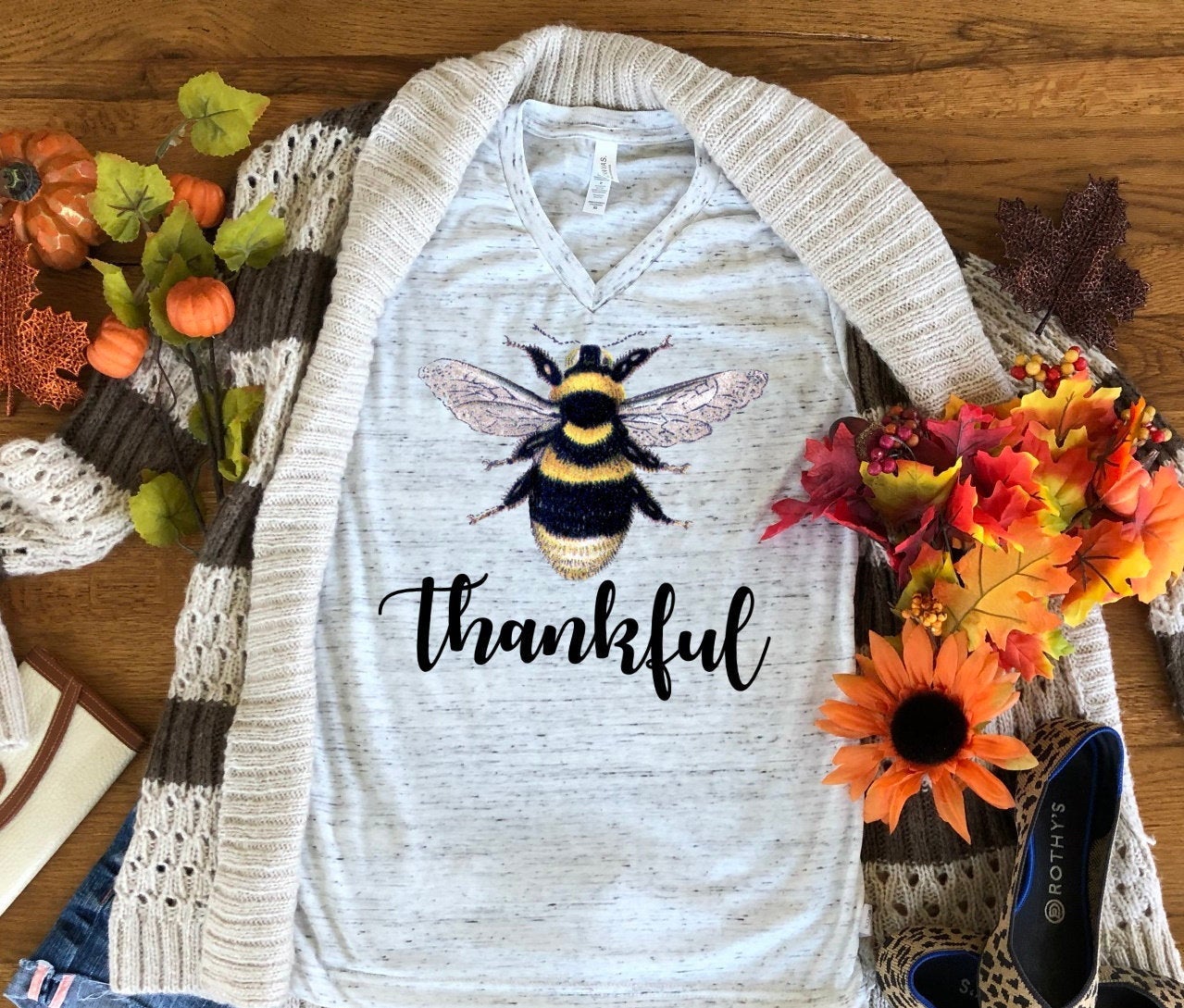 Bee Thankful Be Thankful Bumble Bee Positive Thanksgiving Inspirational Unisex V Neck Graphic Tee T-Shirt