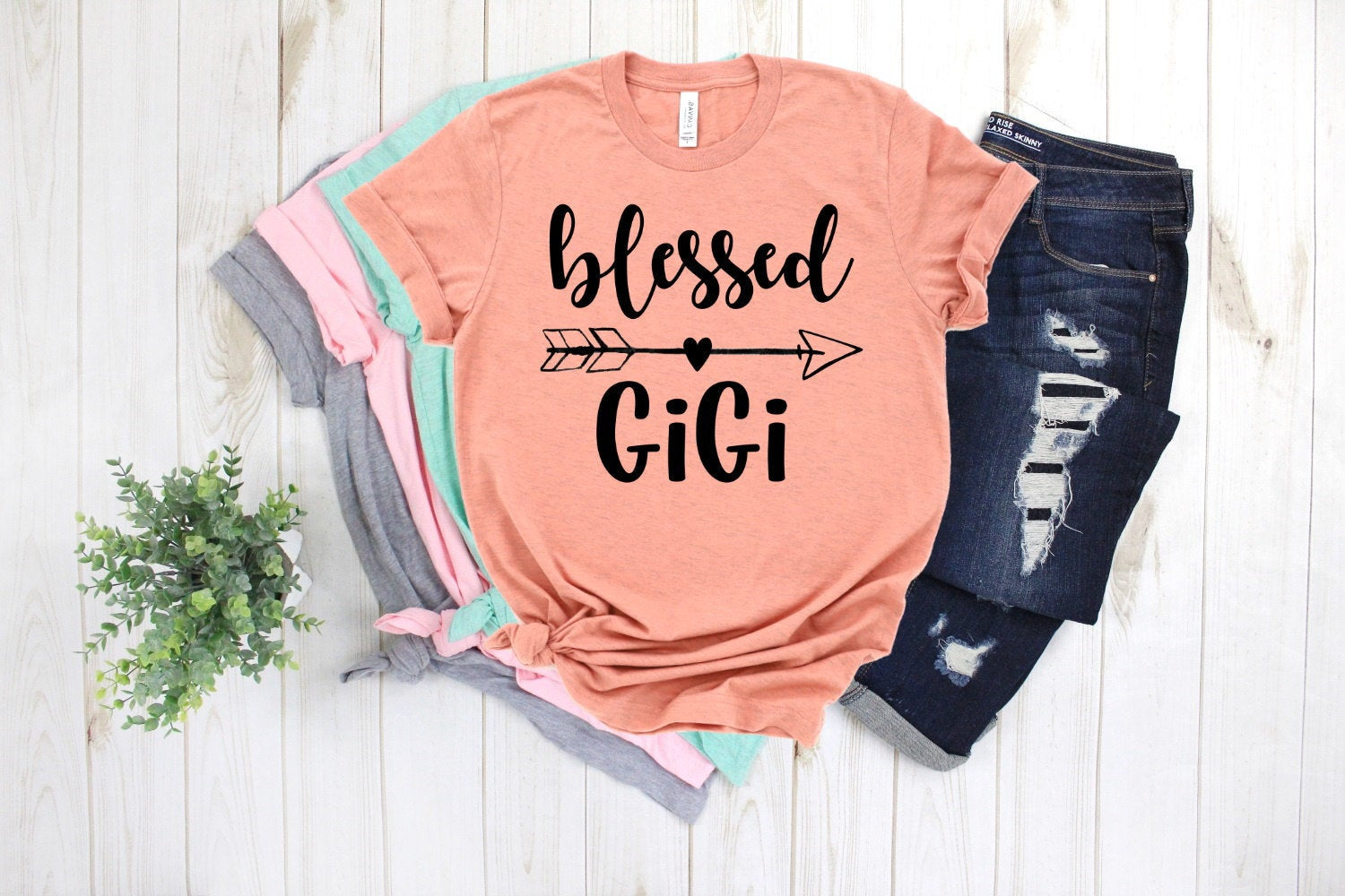 Blessed GiGi Grandma New Grandma Pregnancy Reveal Announcement Novelty T-Shirt