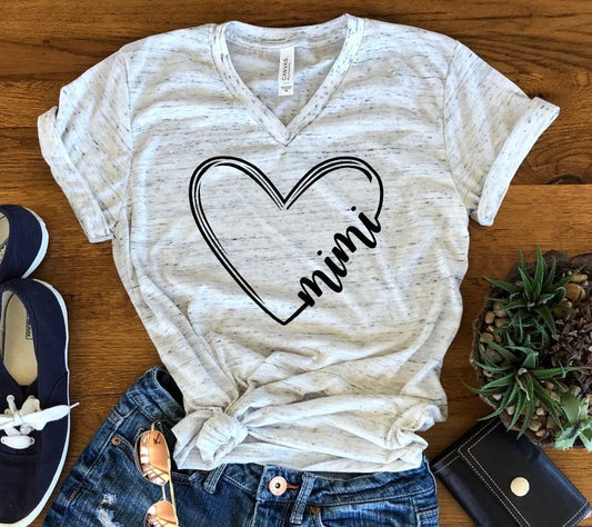Mimi Heart, Grandma New Grandma Love Pregnancy Reveal Announcement  Unisex V Neck T-Shirt
