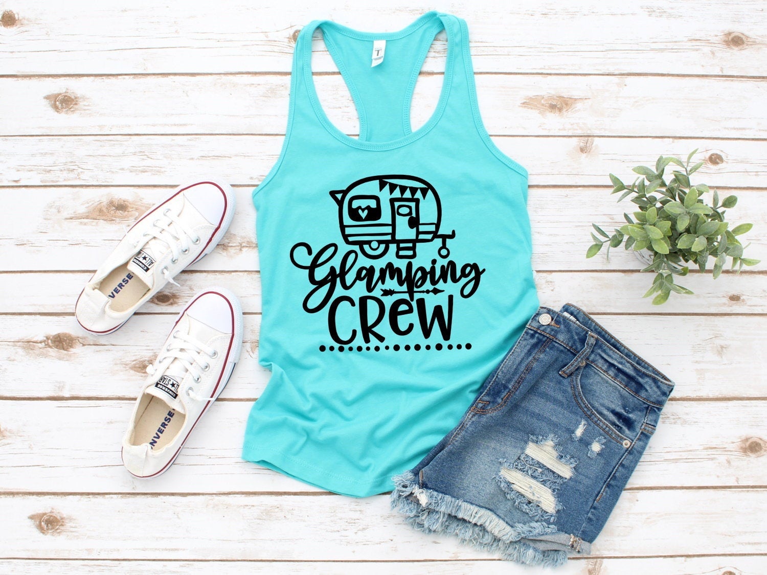 Glamping Crew, Girls Trip, Vacation Shirt, Heart Camp Camper Camping RV Woman&#39;s Novelty Tank Top T-Shirt
