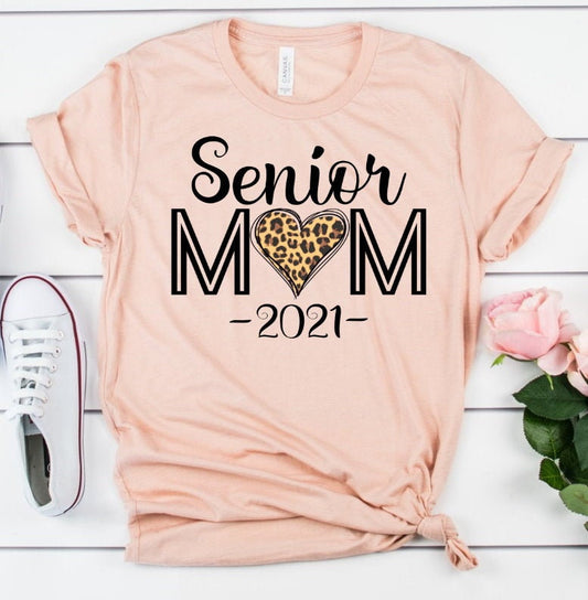 Senior Mom, 2021 Graduate, Graduation, Mom of Graduate,  Proud Mom Unisex Novelty T-Shirt