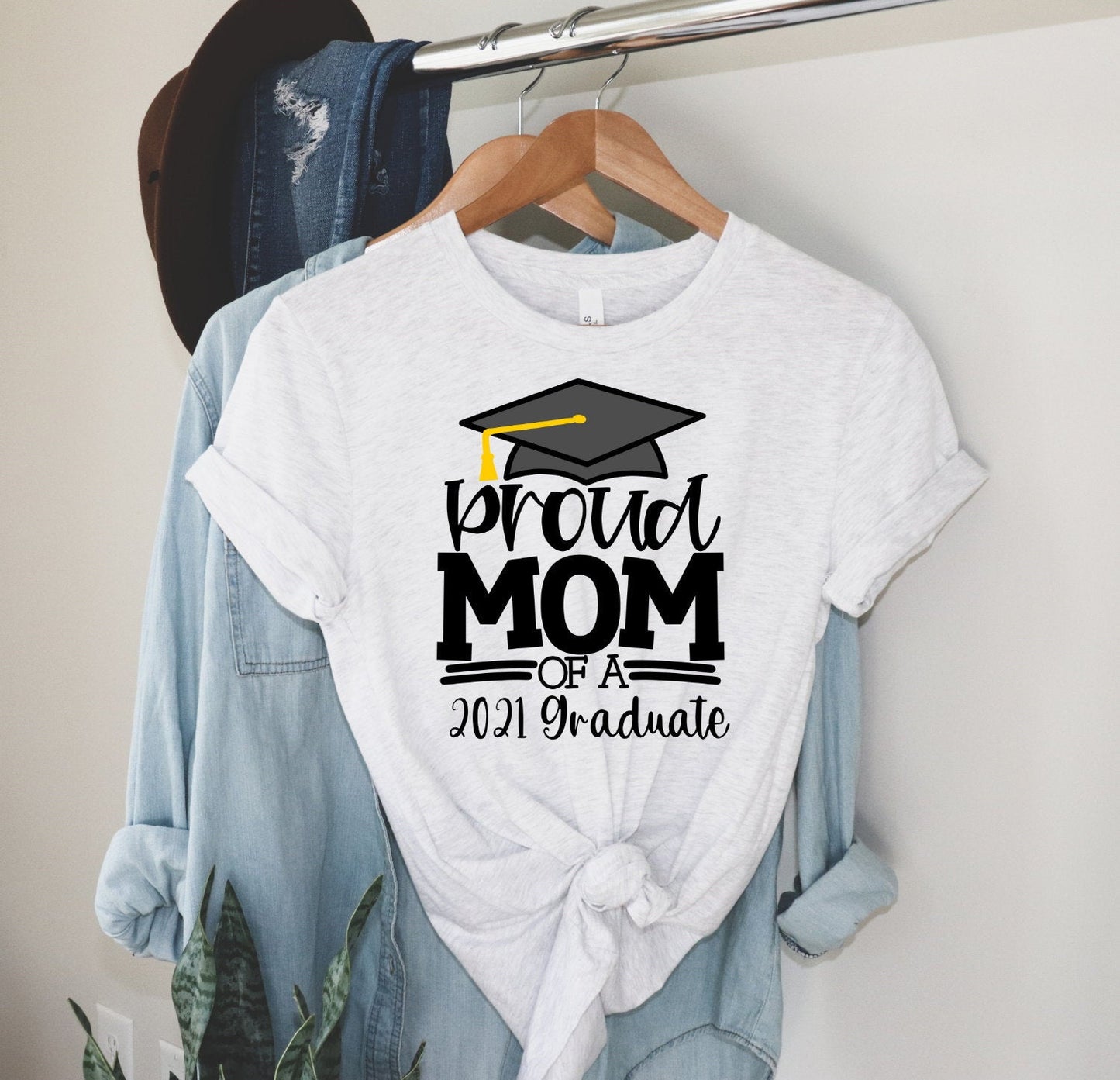 Proud Mom Of A 2021 Graduate Graduation Senior Mom Unisex V Neck Graphic Tee T-Shirt