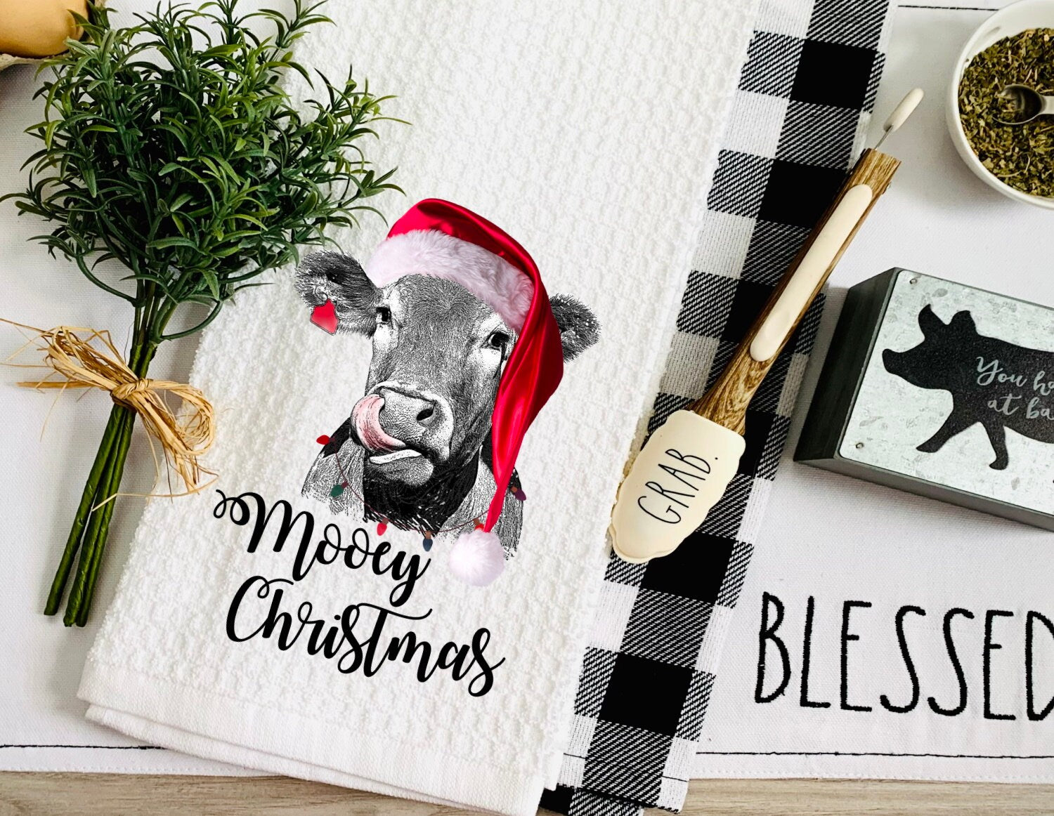 Mooey Christmas Cow Tea Dish Towel - Funny Cow Tea Towel Kitchen Décor - Farm Decorations house Towel